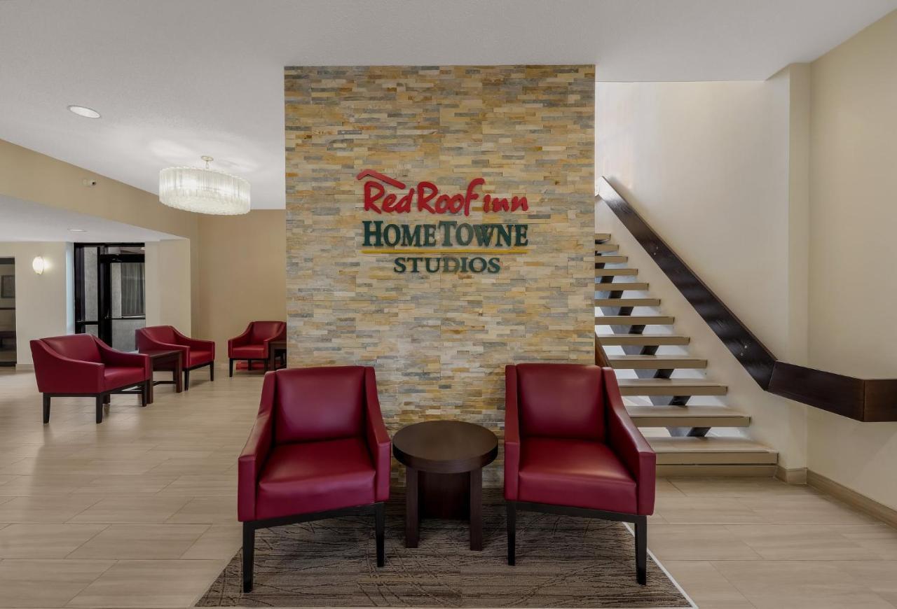 Hometowne Studios By Red Roof Painted Post Ngoại thất bức ảnh